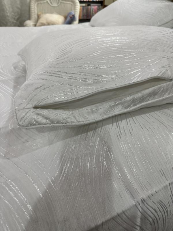 zipper on pillow shams