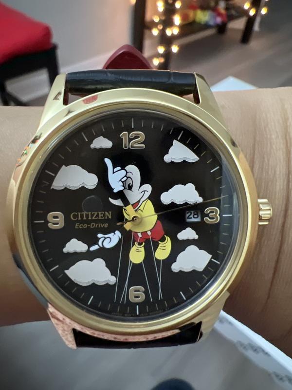 Moving hands of Mickey🥰