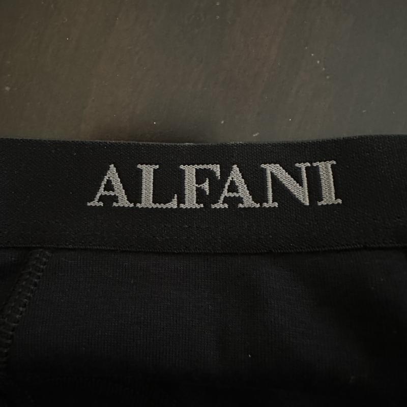 Waist band branding detail
