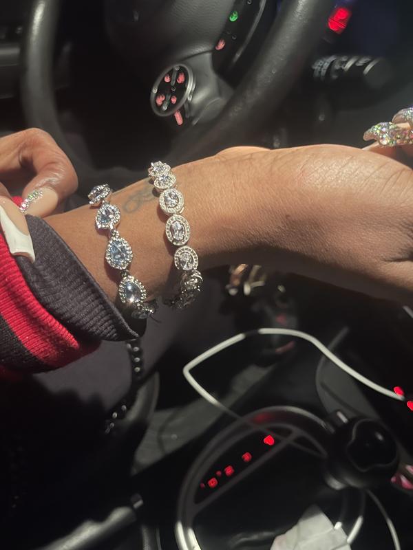 GIVENCHY ★【ブレスレット】Givenchy Gold Flex Crystal Line Givenchy Crystal Flex Bracelet - Macy's