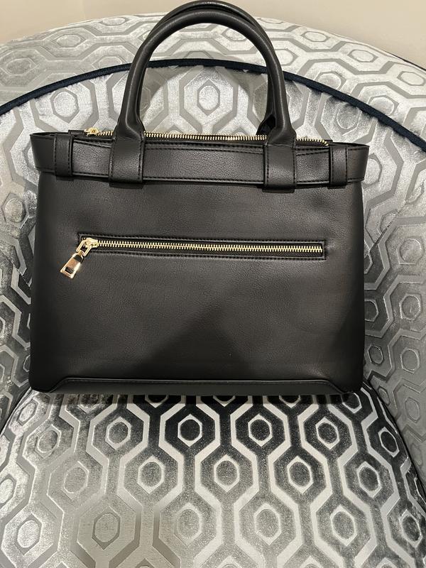 Customer carousel item 6.