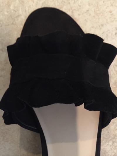 Visual 2, ruffle detail