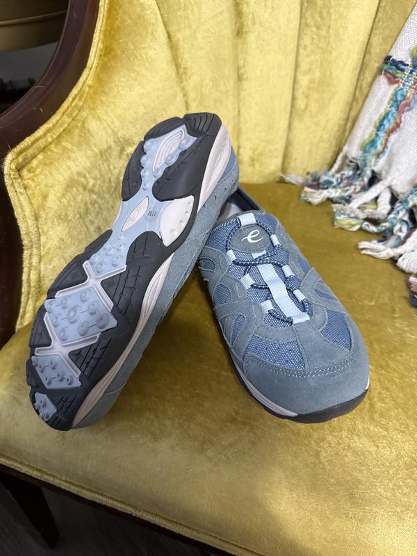 Comfortable “Easy Spirits”