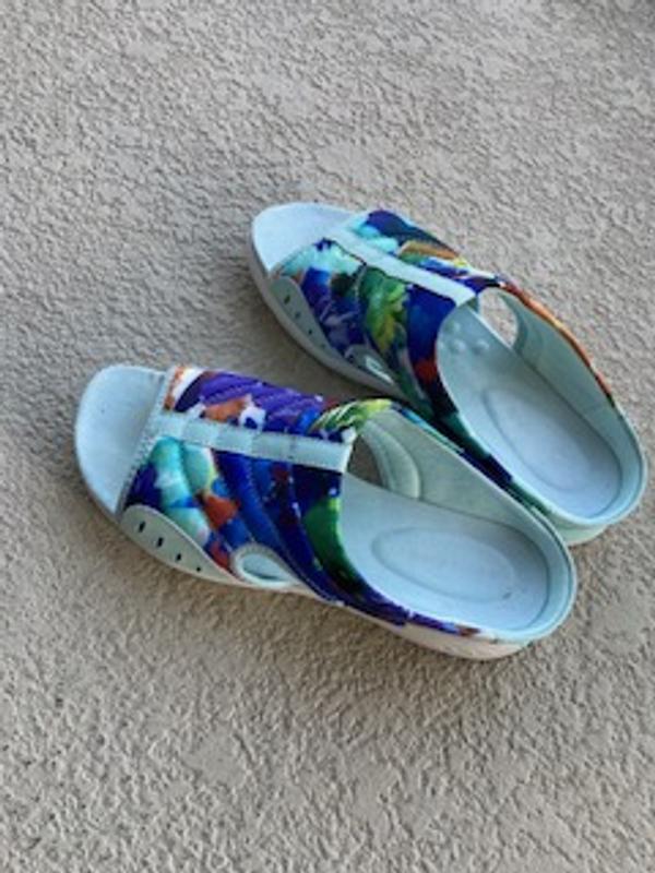 Very colorful! Good even if feet are wet after swimming.