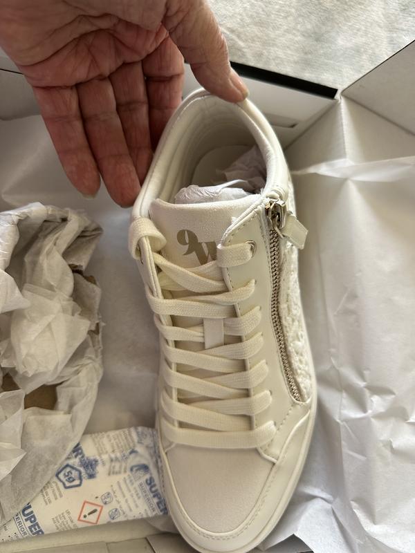 Customer carousel item 4.