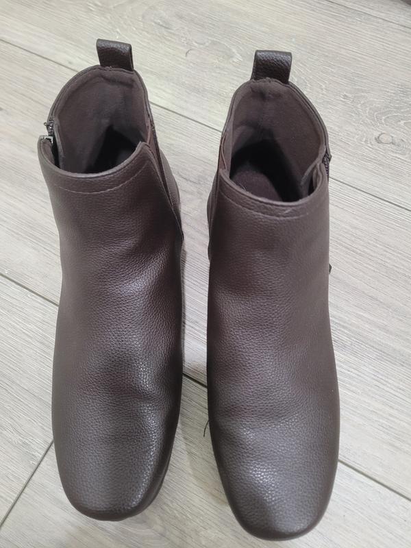 One is wider than other.