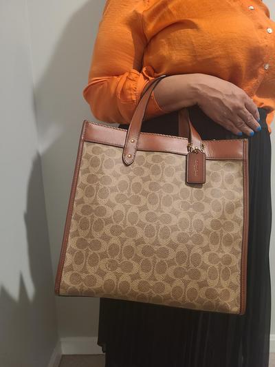 Elegant and sophisticated tote