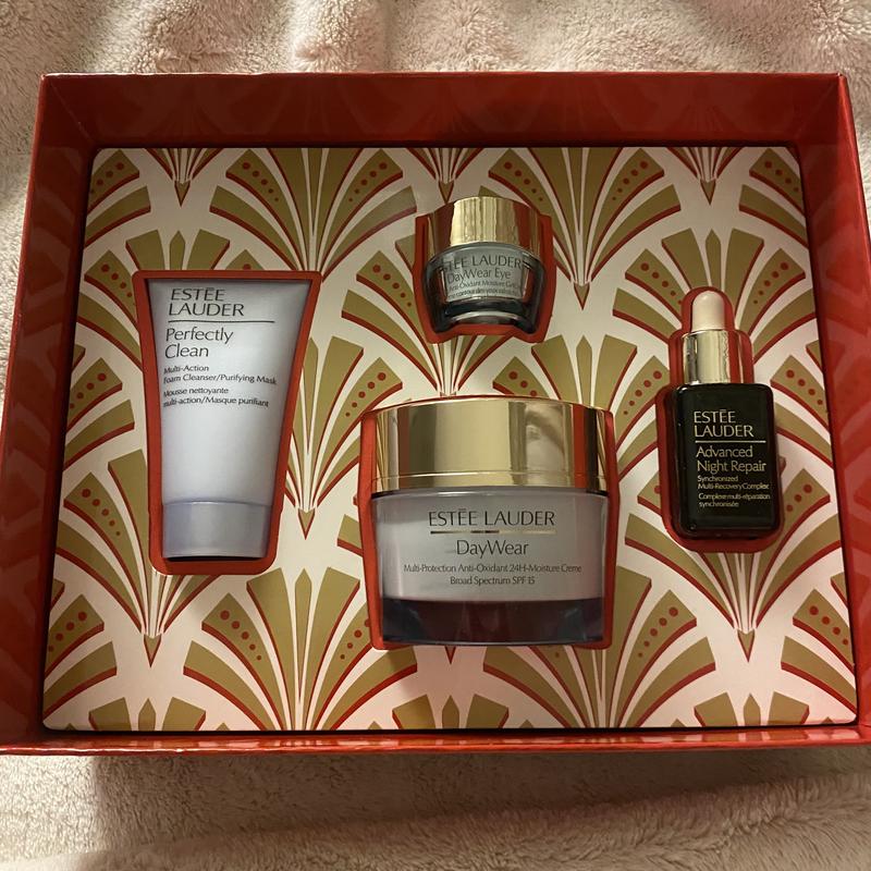 ESTEE LAUDER 4本セット 29541611_fpx.tif?$filterlrg$&