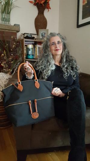 Love this Dooney & Bourke Satchel!!