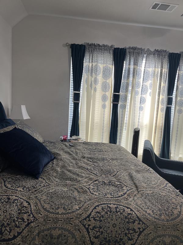 It was advertised with silver tones but has gold tones