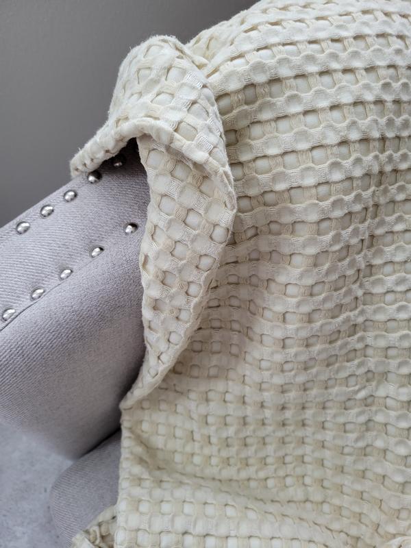 Cotton bamboo waffle throw