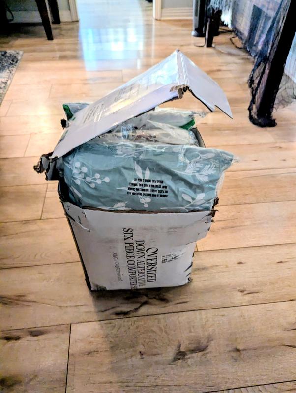 This is how the box arrived!! Completely open!