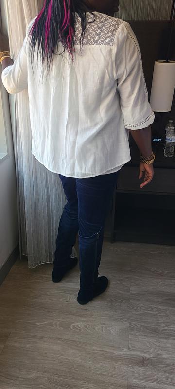 Look at the lace accent