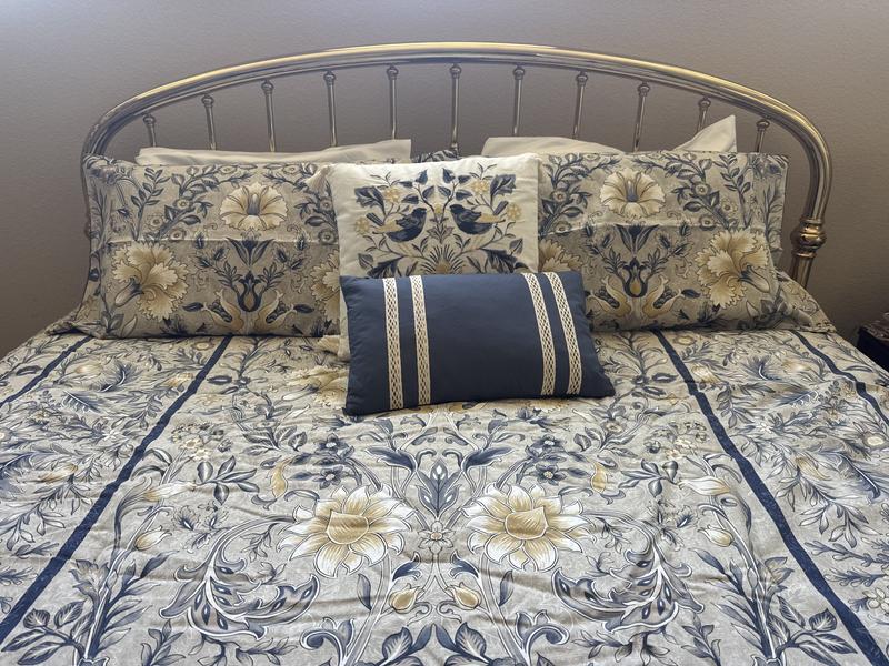 Customer carousel item 2.