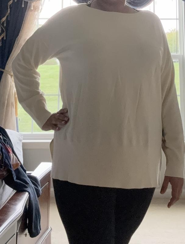 I absolutely love this everyday sweater tunic! The fabric is incredibly soft it feels super cozy and gentle on the skin. The tunic design is stylish and perfect for everyday wear, especially in the office. It also keeps me nice and warm. Love loose fit.