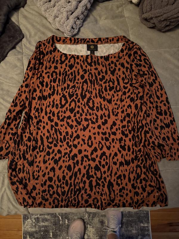 Showing front of the top