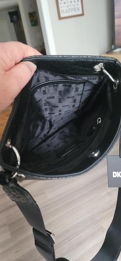 Two interior pockets.