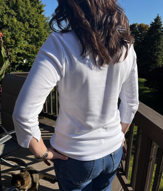 3/4 sleeve boatneck T with adorable details.