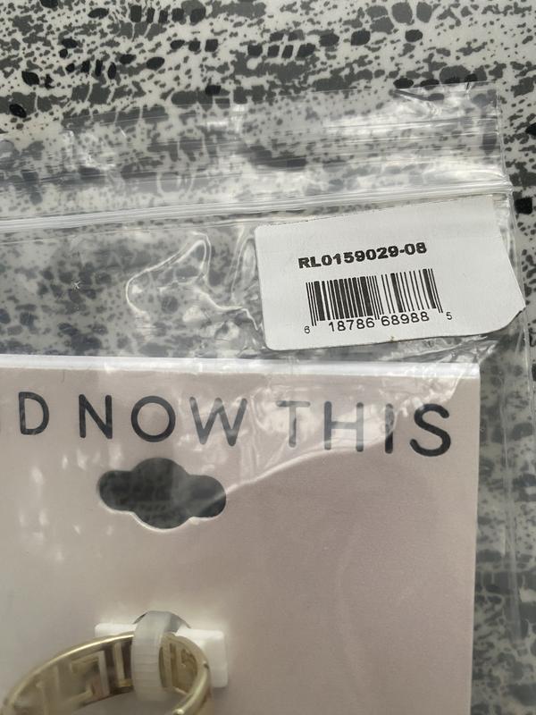 Not yellow gold. Is Rose gold.