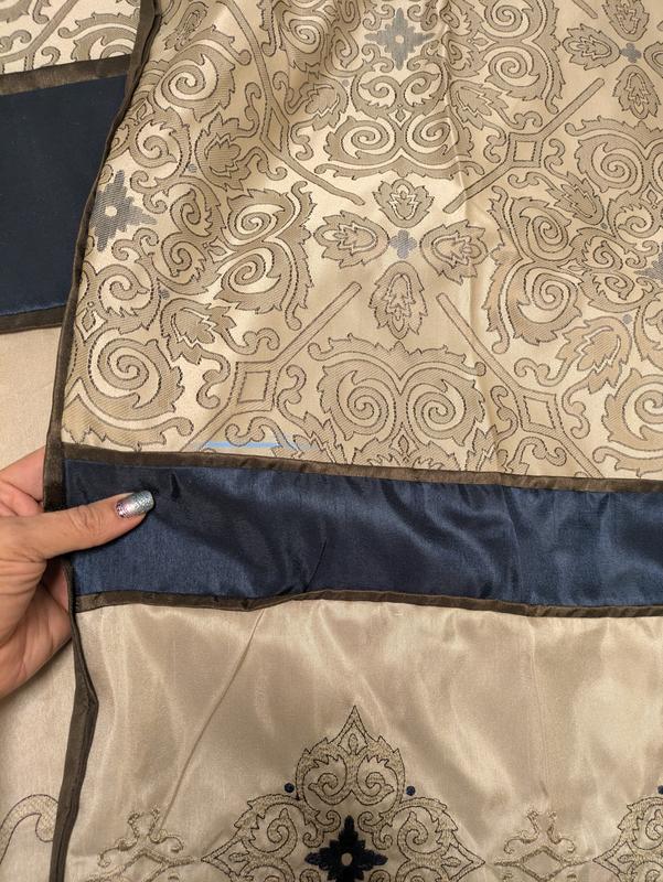 Customer carousel item 1.