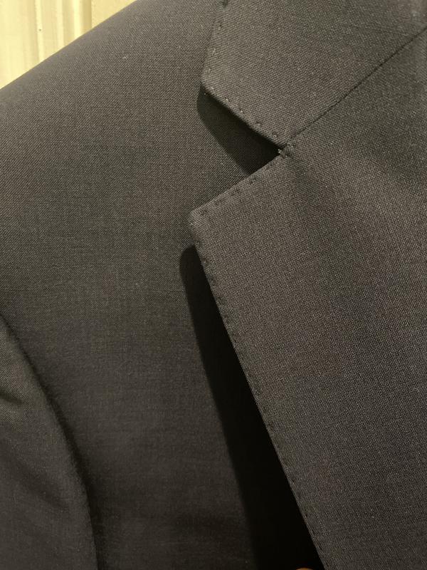 Lapels have good tailoring