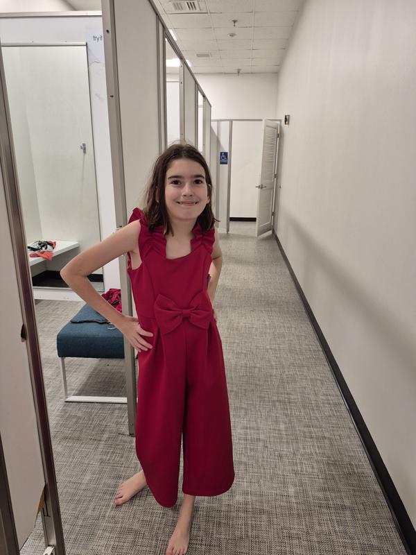 Shes wearing a size 10