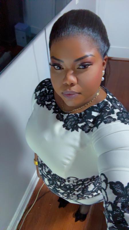 Beautiful dress I loved it.