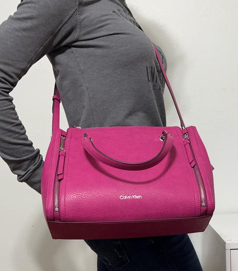 Wearing the large strap cross-body