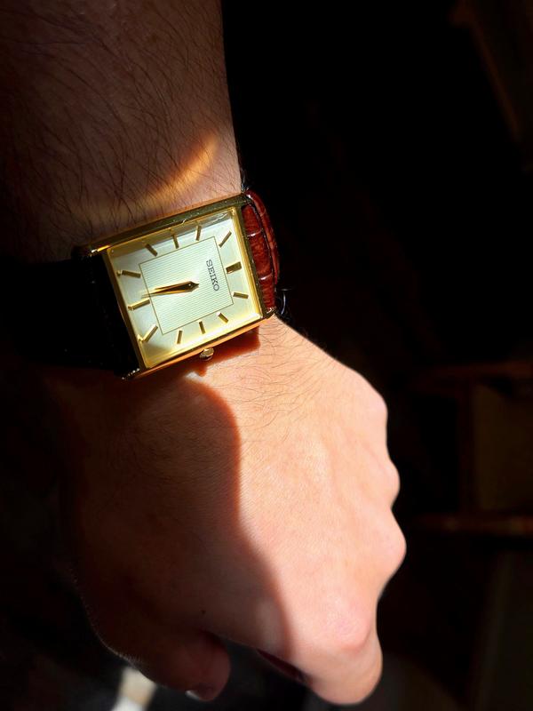 Men's Essentials Brown Leather Strap Watch 29mm