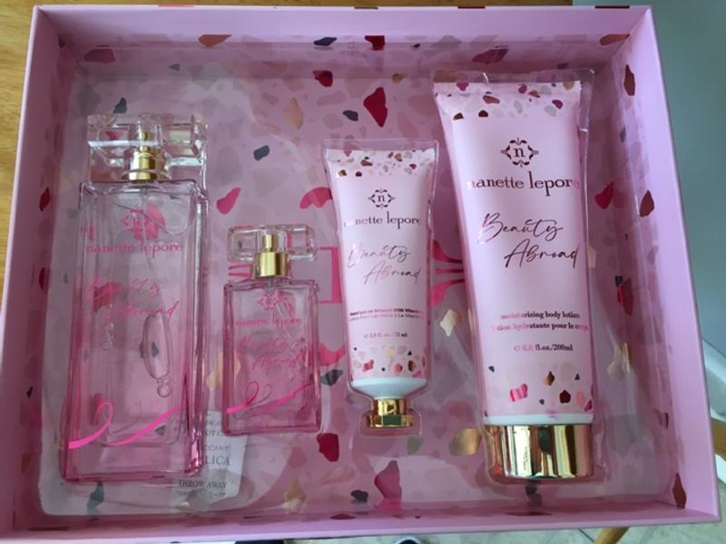 Nanette Lepore Beauty Abroad shops eau de parfum 4 pc gift set