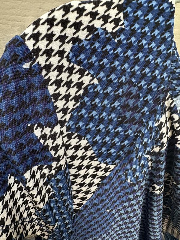 This is the real print and colors on blouse