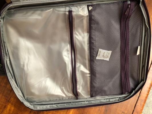 Inside pockets with zippers