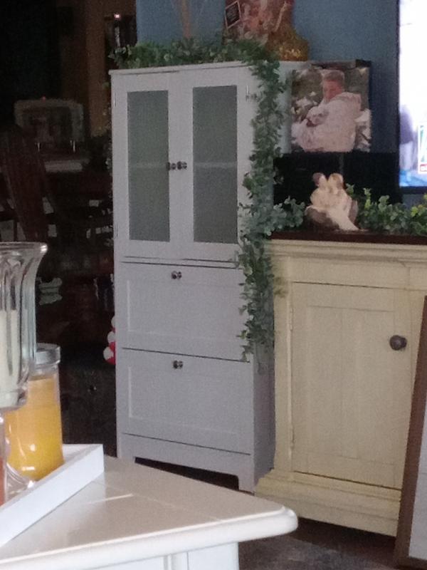 Had to use in living rm...bought for bathrm but it was to easy to tip over