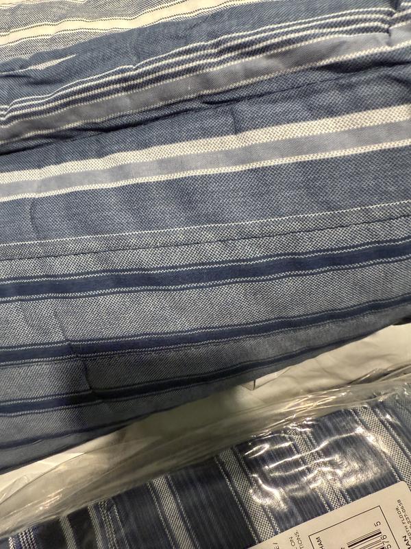 First photo is what I ordered from Macy’s website, second photo is of what I actually received. False advertising and/or bait-and-switch, perhaps.