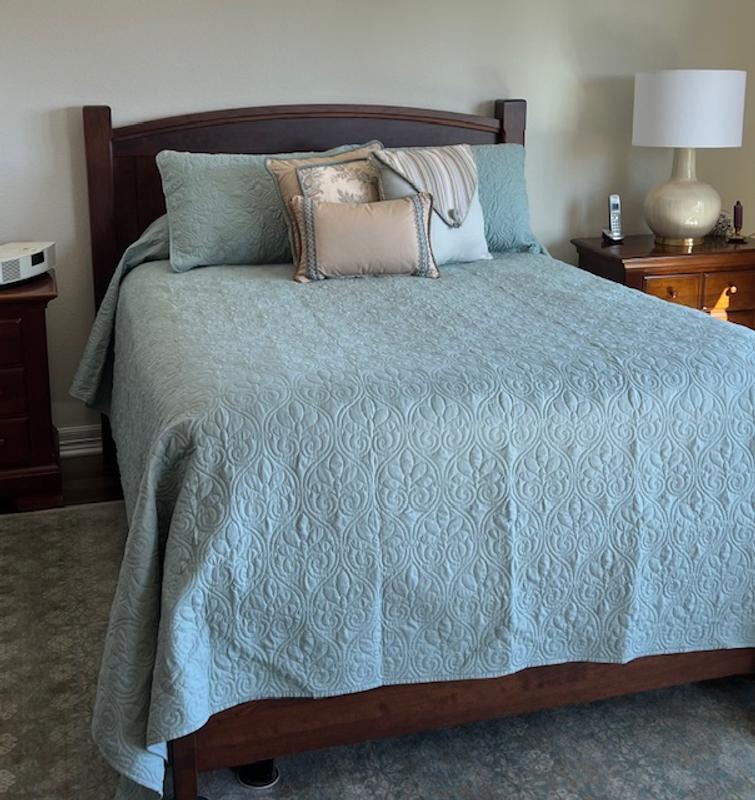 Customer carousel item 1.