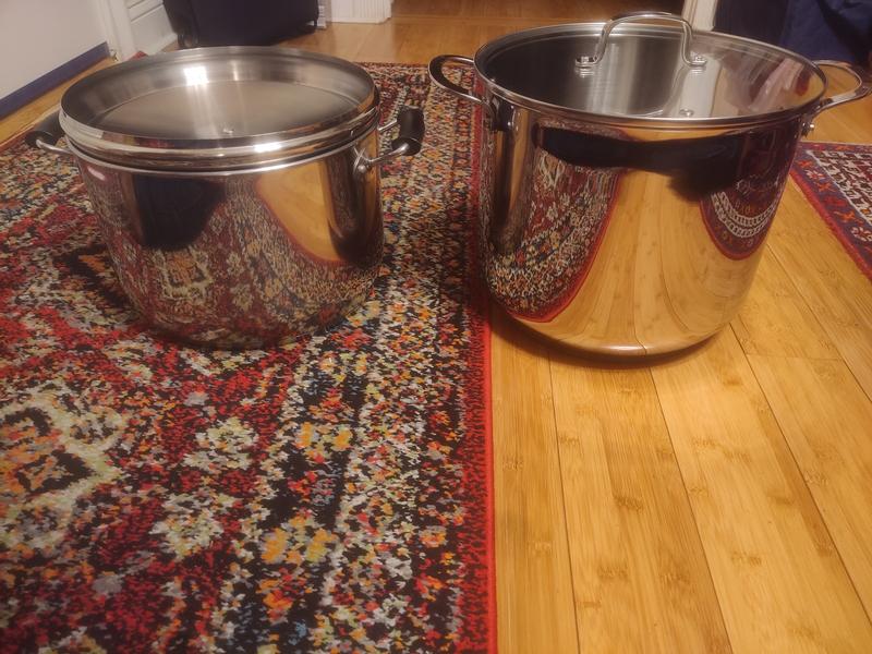 12 quart on the left, 14 quart on the right