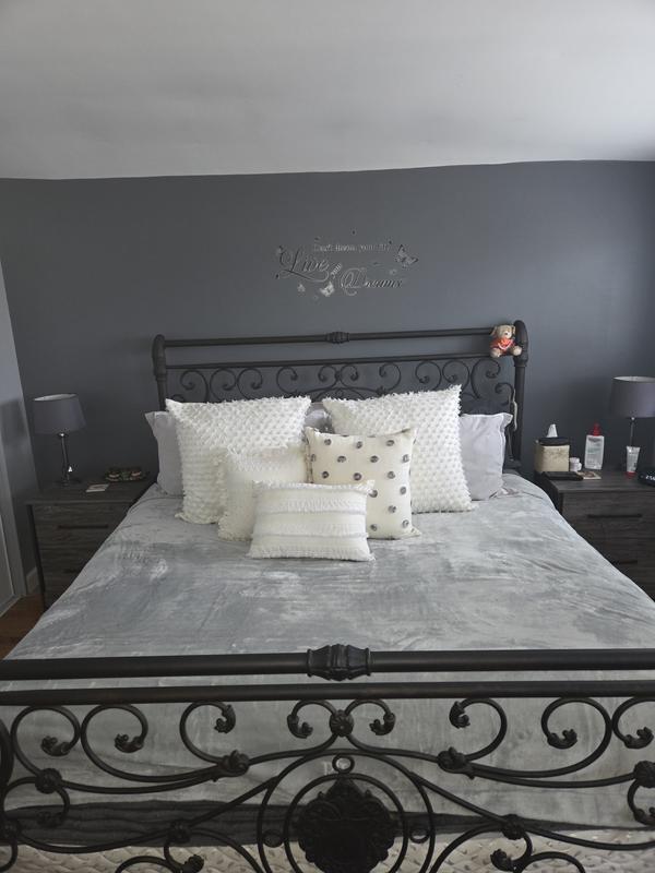 Customer carousel item 8.