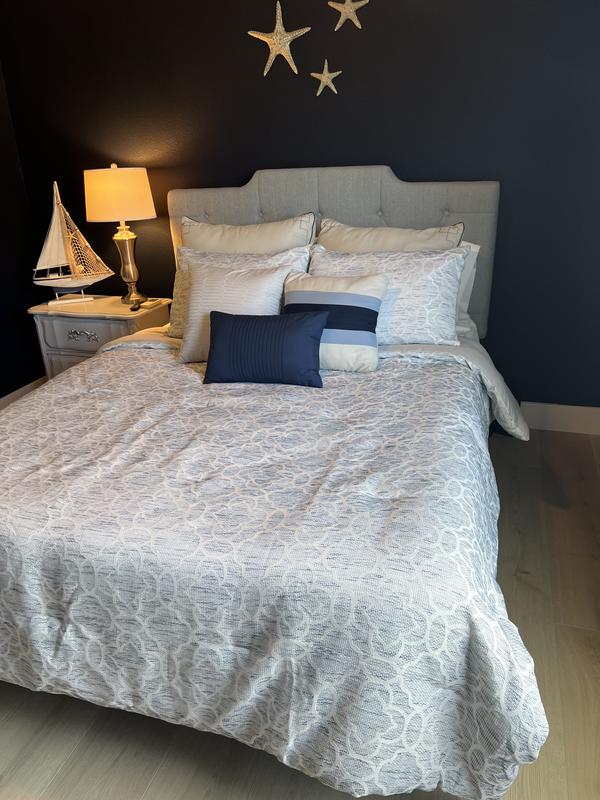 Customer carousel item 10.