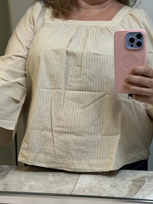 Front view -wrinkly but looks nice. Appears to fit well.