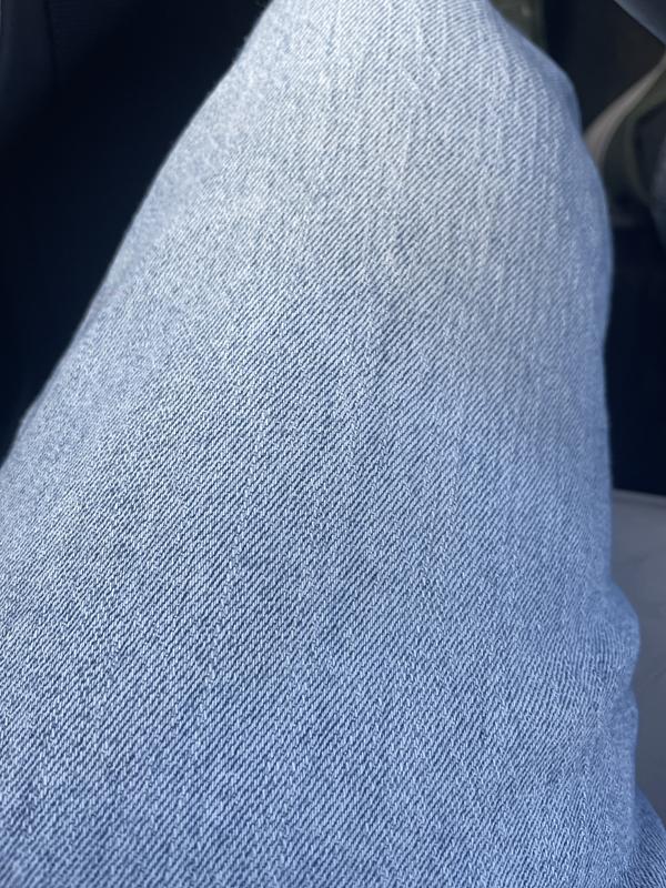 The first one is the right leg the 2nd is the left leg.