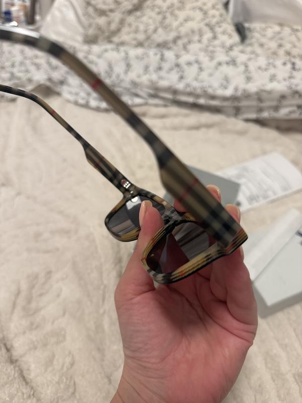 Customer carousel item 3.
