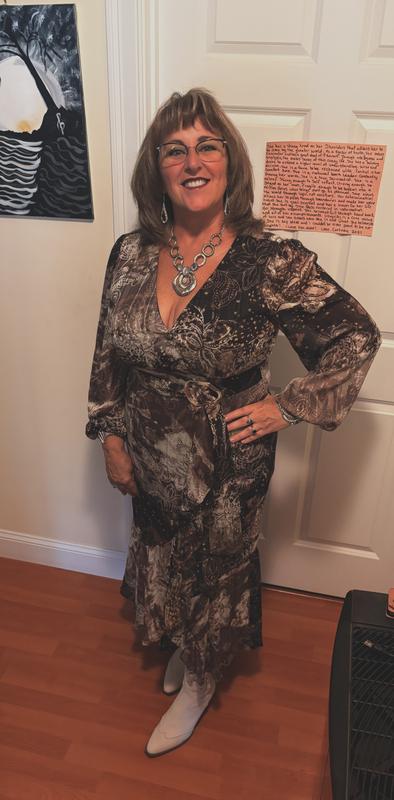 Size 14 and fits awesome