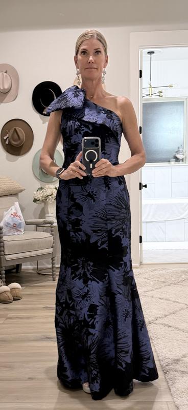 Customer carousel item 4.