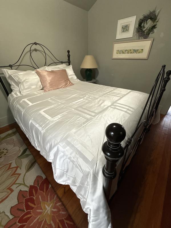 Photo from Bed Cover Set
