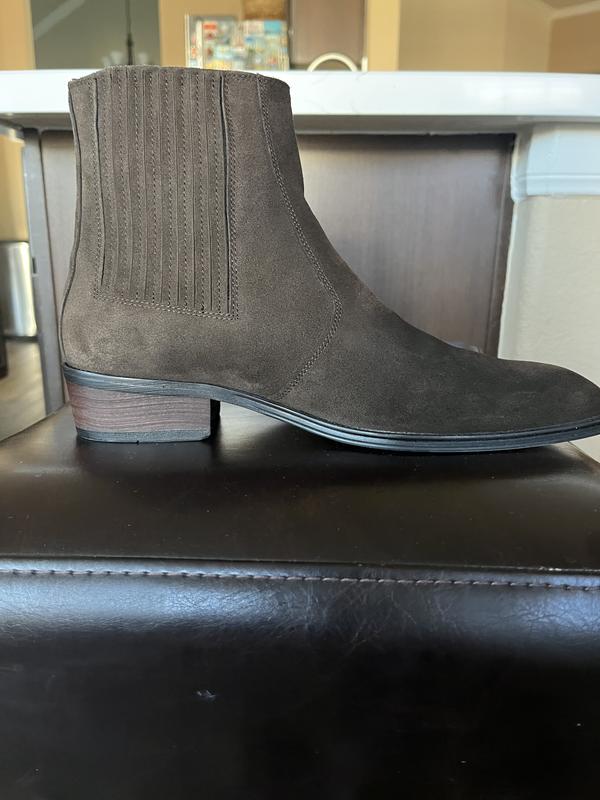 No Zipper and Heel is higher.