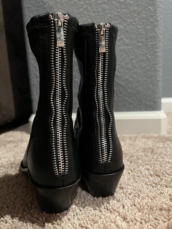 Photo from ReviewerBee