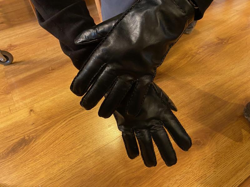 Picture perfect lamb leather gloves