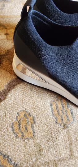 Chintzy chrome detail