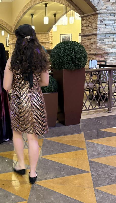 Such a beautiful design on the sequins