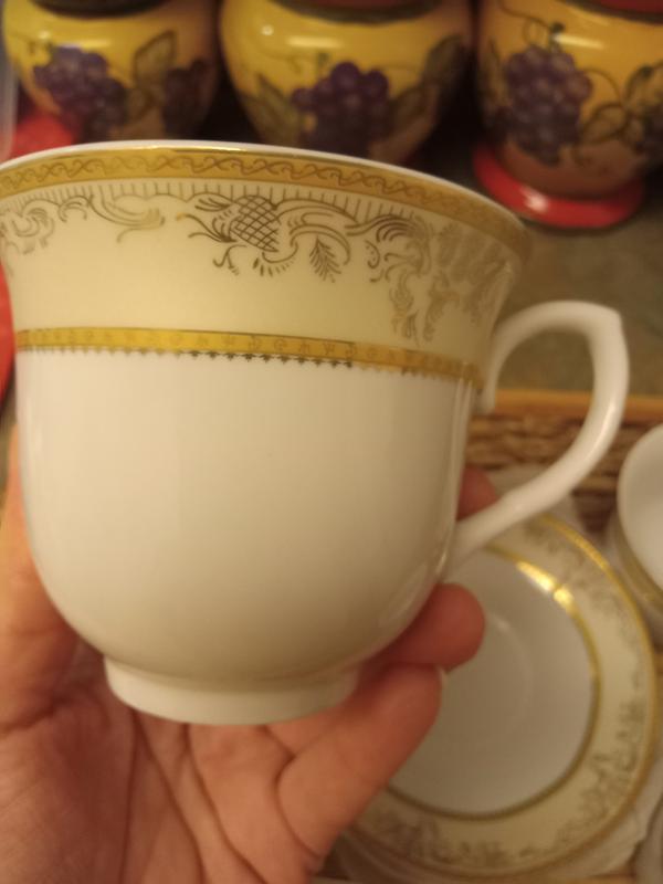 Absolutely stunning cuos and saucers!